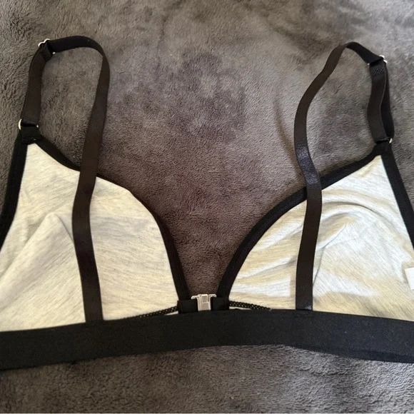 Black Triangle Bralette with Front Closure - Picture 3 of 6